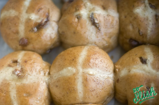 Chocolate hot cross buns :: So D'lish. New Zealand's food blog website.